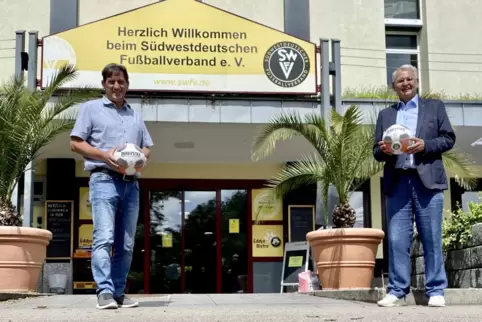 Hoffen, dass es zu keinem großen Mannschaftssterben kommt: Geschäftsführer Michael Monath (links) und Hans-Dieter Drewitz, Präsi