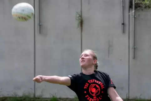 Spielt seit 2005 Faustball: Tiefenthals Sophia Schreiner.