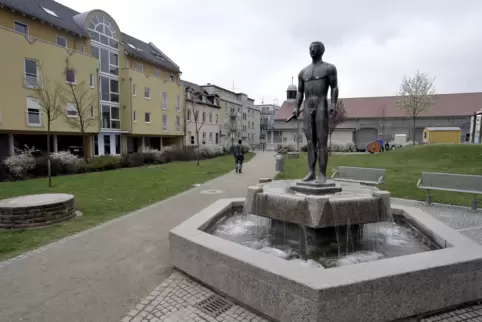 Die Statue Adolf Metzners in der nach ihm benannten Parkanlage in seiner Heimatstadt.
