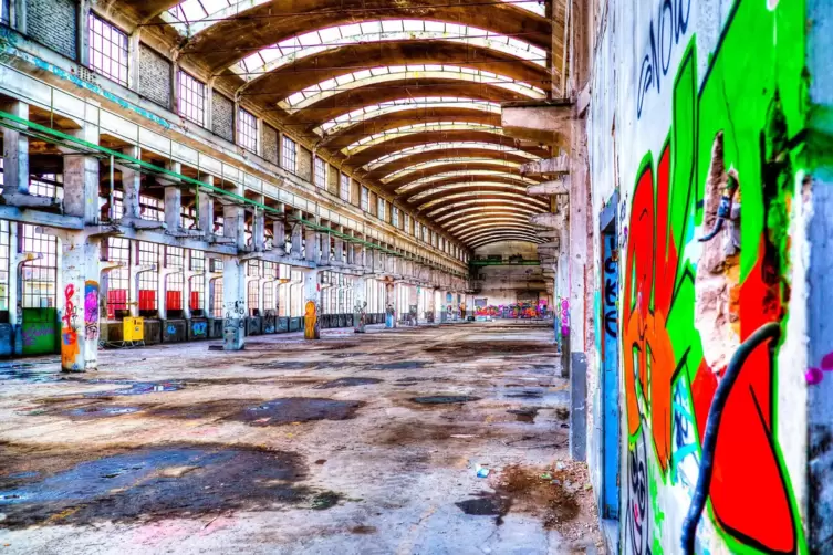 Lange Zeit der Neustadter &bdquo;Lost Place&ldquo; schlechthin: die Ibag-Halle.