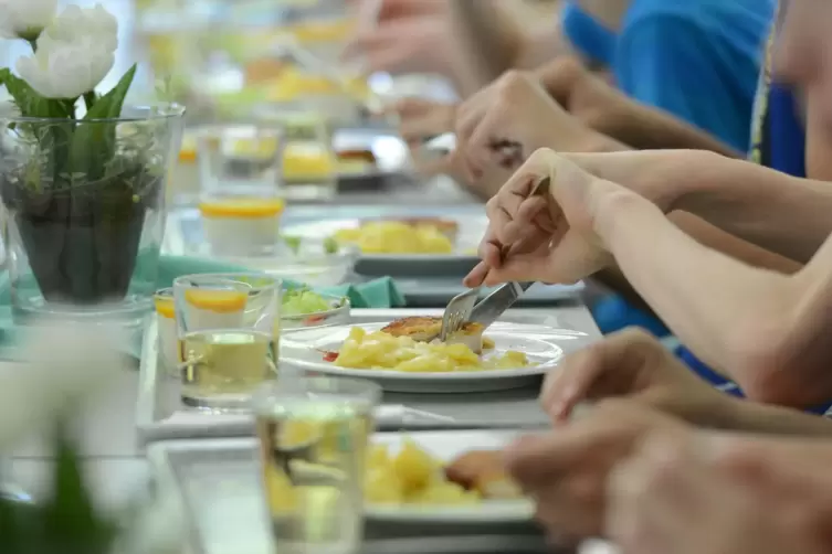 Guten Appetit: Ab dem neuen Schuljahr beliefert die Protestantische Altenhilfe die Grundschulen in Enkenbach und Hochspeyer mit 