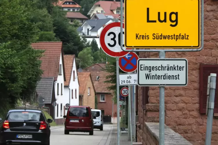 Der Lkw-Verkehr wird jetzt in eine Richtung durch Lug umgeleitet, damit es in Wernersberg nicht mehr so eng zugeht. 