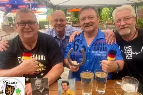 Die „Pälzer Schwitzer“ (von links) Michael Egersdörfer, Peter Schmidt, Ralf Gehrlein und Thomas Fischer. Es fehlen Achim Scholle