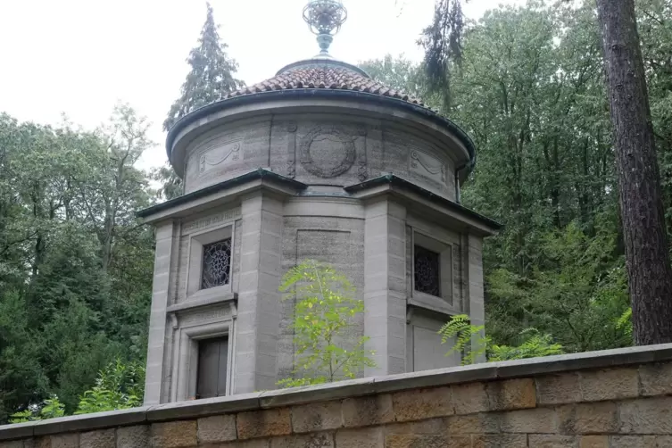 Das Freytag-Mausoleum im R&ouml;merweg, eine Etappe der Gedenkfeier der Stadt am 4. Juli. 