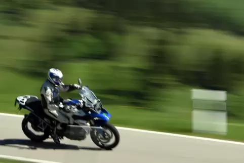 Schnelles Fortbewegungsmittel: Motorrad. 