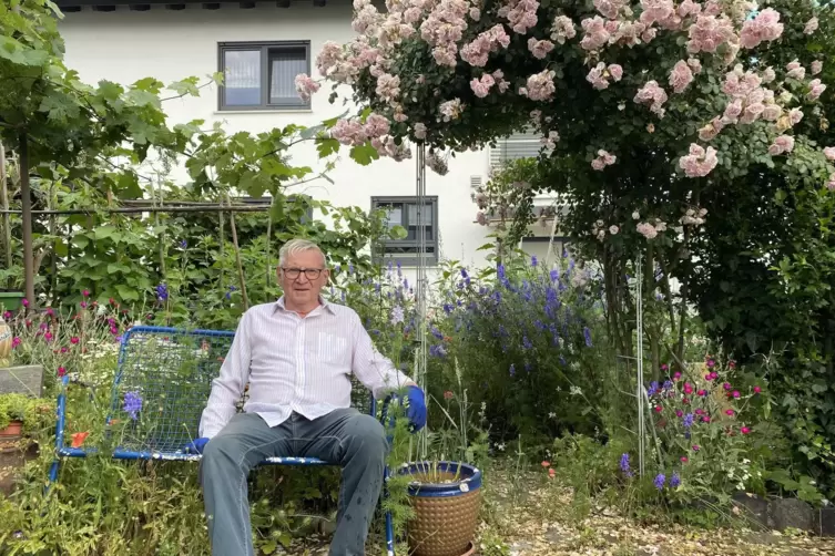 Hat eigentlich wenig Zeit, in seinem Garten zu sitzen: Horst Kuhn.