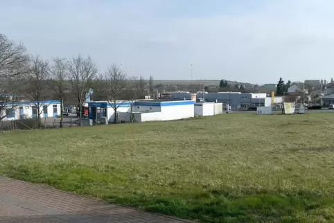 Hinter der Aral-Tankstelle am Stadteingang von Kirchheimbolanden soll neuer Wohnraum entstehen. Hinter der Aral-Tankstelle am Stadteingang von Kirchheimbolanden soll neuer Wohnraum entstehen.