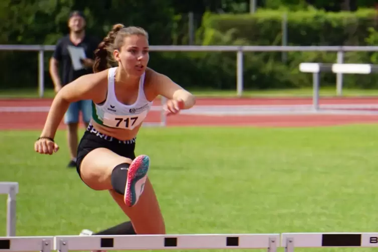 Mia-Sophie Urban lief &uuml;ber 80m H&uuml;rden pers&ouml;nliche Bestzeit. 