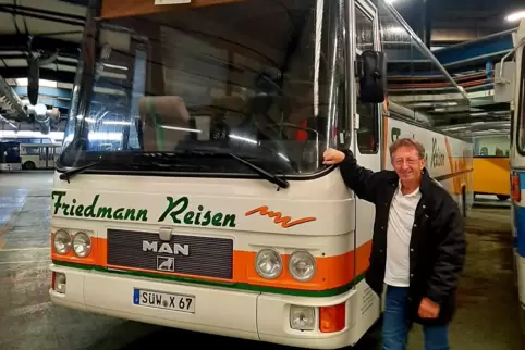 Vor wenigen Tagen hat Peter Kusenbach „seinen“ Bus ins Oldtimer-Busmuseum im Weißenburger Industriegebiet Ost gebracht.
