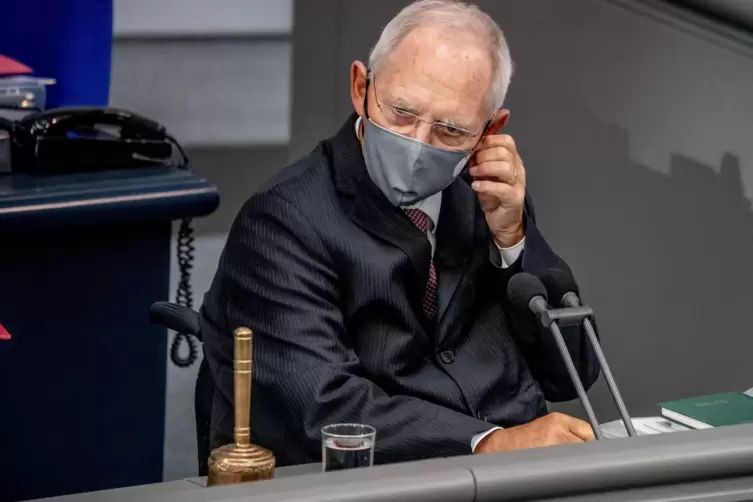 Ihn sahen die AfD-Abgeordneten als nicht befugt an, die „Kleiderordnung“ durchzusetzen: Bundestags-Präsident Wolfgang Schäuble. 