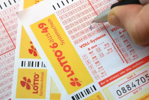 Lottogewinne oder Gewinne bei der Lotterie der Aktion Mensch müssen nicht versteuert werden. 