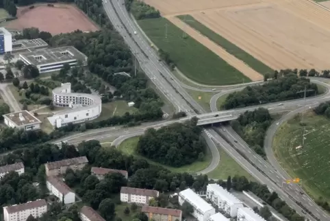 Kreuzung B9 und B39: Die Abfahrt von Norden kommend Richtung Speyerer Zentrum ist seit Donnerstag wieder frei. 