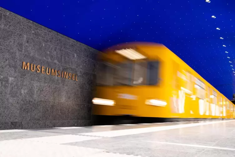 Besonderes Kennzeichen der U-Bahn-Station „Museumsinsel“ in Berlin: ein Sternenhimmel. 
