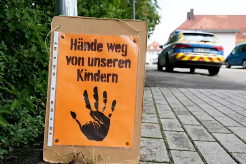 Eine Gruppe von rund 30 Personen hat eine Impfaktion an einem Speyerer Gymnasium gestört. 