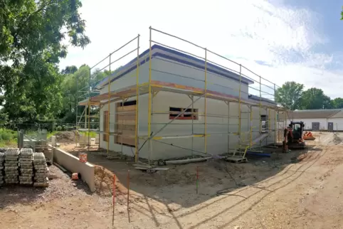 Inzwischen steht der Rohbau des Pumpwerks in der Angelstraße.
