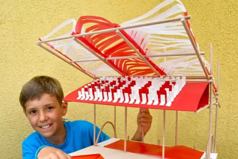 „Originell“ urteilte die Jury der Ingenieurkammer über Felix Rölles Modell eines Tribünendachs. 