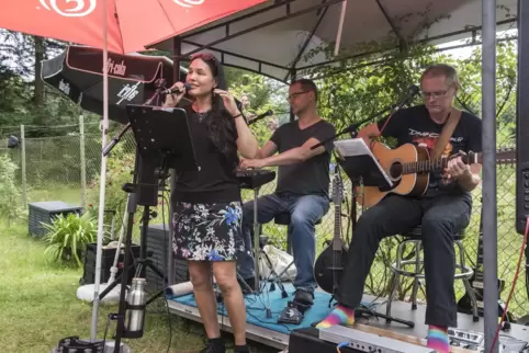 Samtig-weiche Stimme: Steffi Sander, mit ihren Backbeats. 