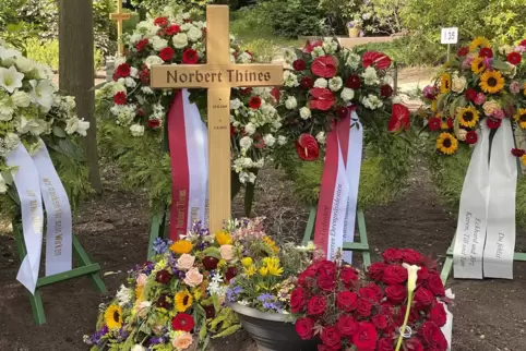 Das Grab von Norbert Thines auf dem Hauptfriedhof.