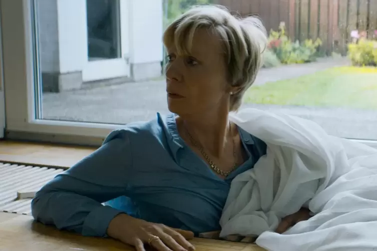 Hat den halt verloren: Ulrike Willenbacher in der Tragikom&ouml;die &bdquo;Monday um zehn&ldquo;.