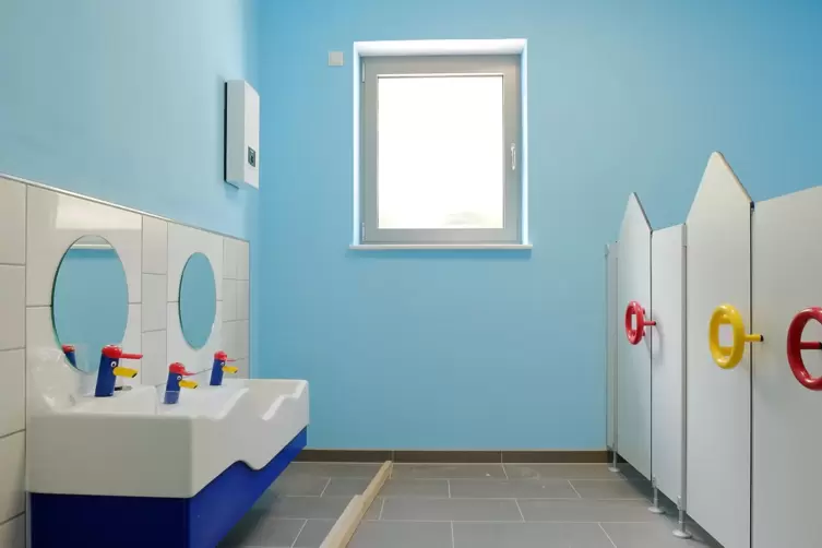 Die Malerarbeiten sind erledigt, und der Sanit&auml;rbereich kann genutzt werden. 