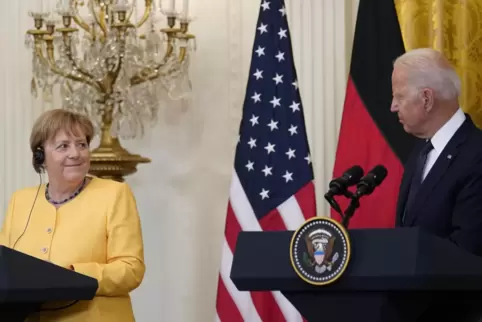 „Eigentlich kennt sie das Oval Office so gut wie ich“, sagte US-Präsident Joe Biden beim Treffen mit Angela Merkel im Weißen Hau