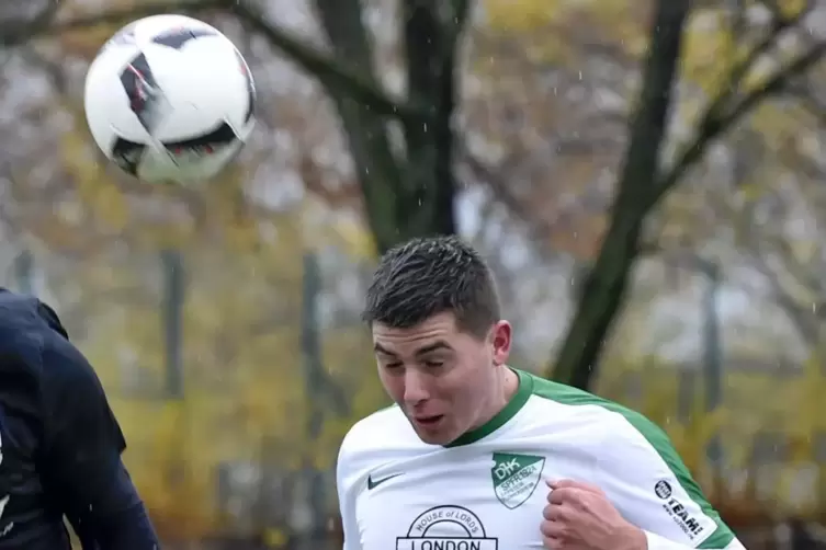 Dominic Thiel ist f&uuml;r Trainer Stephan Kr&ouml;n die positive &Uuml;berraschung der bisherigen Vorbereitung.