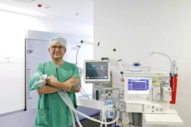 Markus Alb, der neue Chefarzt der Anästhesie, Intensiv-, Notfall- und Schmerzmedizin am Evangelischen Krankenhaus in Bad Dürkhei