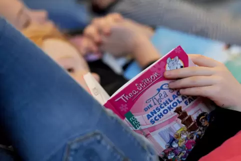 Für „Bücherminis“ stehen in der Zentralbücherei Bilderbücher für den „Vorlesespaß“ bereit. 