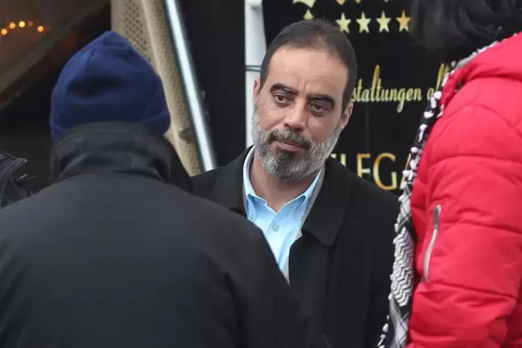 Wurde in Mannheim auf dem Markplatz verprügelt: Ibrahim Abou-Nagie, der Chef der später verbotenen Koranverteiler-Kampagne „Lies