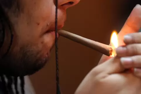 Erst ein Joint, dann ans Steuer - das hat ein 22-Jähriger für eine gute Idee gehalten.
