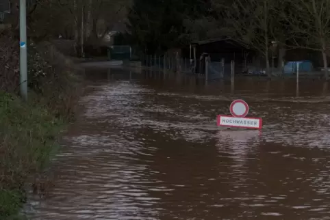 2016 wurde in Lauterecken die Rheingrafenstraße überflutet und musste gesperrt werden. 