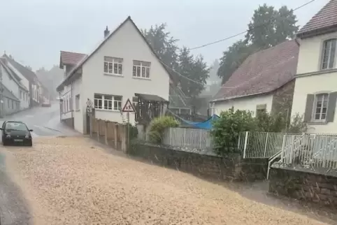 Die Menschen in Stetten haben es im Juni dreimal erlebt: Hochwasser nach Starkregen kommt schnell und mit Macht. Die Menschen in Stetten haben es im Juni dreimal erlebt: Hochwasser nach Starkregen kommt schnell und mit Macht.