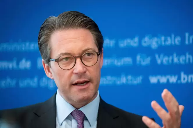 Bundesverkehrsminister Andreas Scheuer hat sich immer wieder gegen Maßnahmen zum Klimaschutz gewehrt. Ein besonders bekanntes Be Bundesverkehrsminister Andreas Scheuer hat sich immer wieder gegen Maßnahmen zum Klimaschutz gewehrt. Ein besonders bekanntes Be