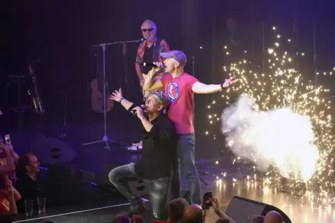 Beim Jubiläumskonzert 2019: Grabowsky. Ein krasse Show gehört bei ihnen einfach mit dazu. Beim Jubiläumskonzert 2019: Grabowsky. Ein krasse Show gehört bei ihnen einfach mit dazu.