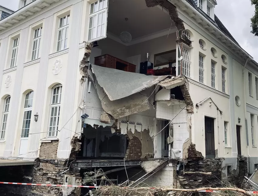 Schwer beschädigt: ein Haus in Bad Neuenahr.