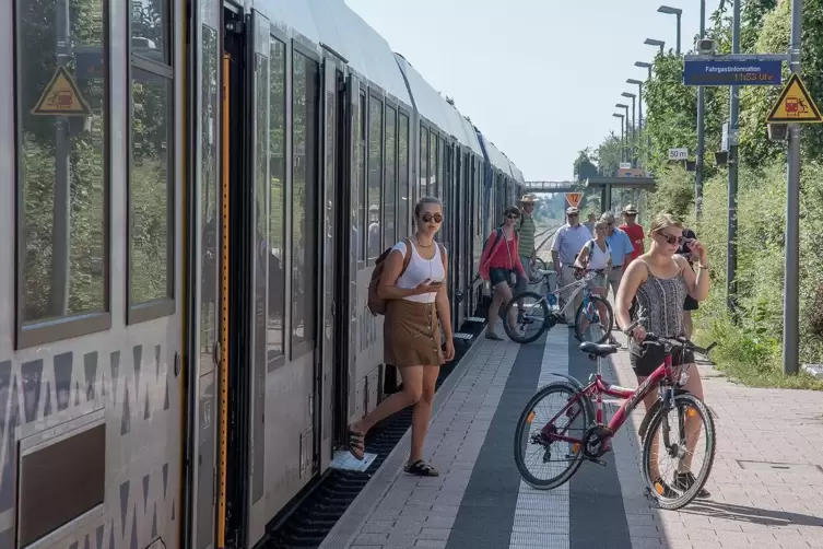 Der Bahnhof Edenkoben ist eine attraktive Station für Ausflügler. 