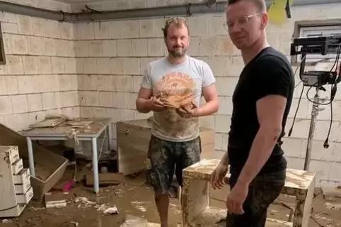 Aufräumen: Matthias Lang (links) und Markus Blattner. 
