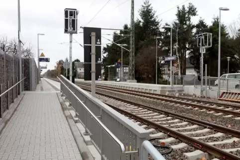 Der Bahnhaltepunkt Rappengasse in Rheinzabern.