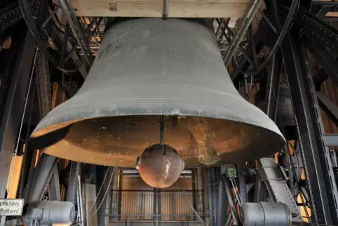 Der „Dicke Pitter“ war bis 2016 die größte freischwingende Glocke der Welt.