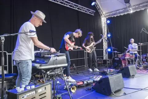 Sebastian Weiss und das Sepalot-Quartett brachten ungewöhnlichen Synthesizer-Jazz auf die Bühne der Kammgarn.
