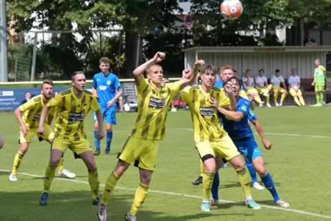 Im Kollektiv versagt: FV Dudenhofen (gelb).