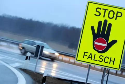 Solche Warnungen gibt es bisher nur an wenigen Autobahnauffahrten. 
