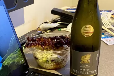 Das Abendmenü am Bildschirm mit Forster Kirchenstück. 