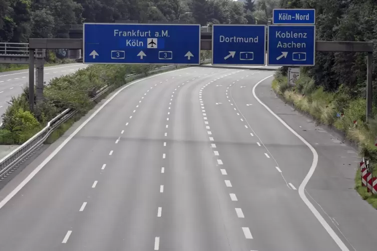 Nach dem Unglück wurden zahlreiche Autobahnen rund um Leverkusen gesperrt. 