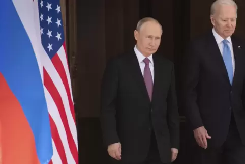 Wladimir Putin (links) und Joe Biden hatten die Atom-Konsultationen im Juni vereinbart.