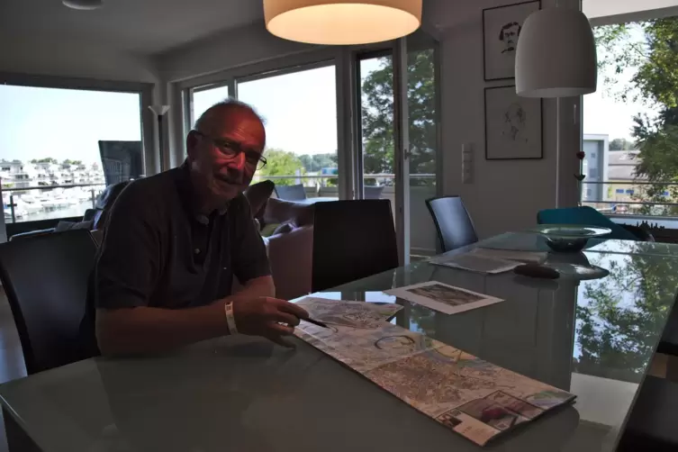 Hoch hinaus: Architekt Carl-Dieter Schmitt w&uuml;nscht sich eine Seilbahn f&uuml;r die Landesgartenschau.