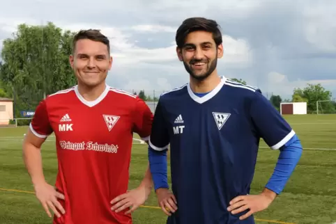 Freuen sich auf den Einsatz beim SV Weisenheim: Manuel Kiefel (links) und Mikail Terzi. Auf dem Bild fehlen die weiteren Neuzugä