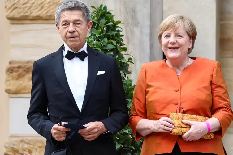 Zum letzten Mal als Kanzlerin auf dem Grünen Hügel: Angela Merkel und ihr Mann Joachim Sauer. 