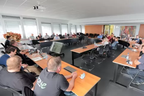 Viele Ortsbürgermeister waren bei der Info-Veranstaltung zum Glasfaserausbau.