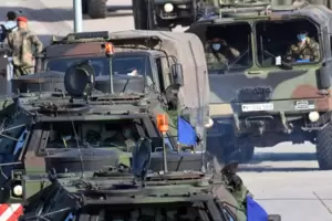 Die Bundeswehr hilft. 120 Bundeswehr-Pioniere wurden am Wochenende nach Rheinland-Pfalz verlegt. Ihren Einsatz im Katastrophenge Die Bundeswehr hilft. 120 Bundeswehr-Pioniere wurden am Wochenende nach Rheinland-Pfalz verlegt. Ihren Einsatz im Katastrophenge